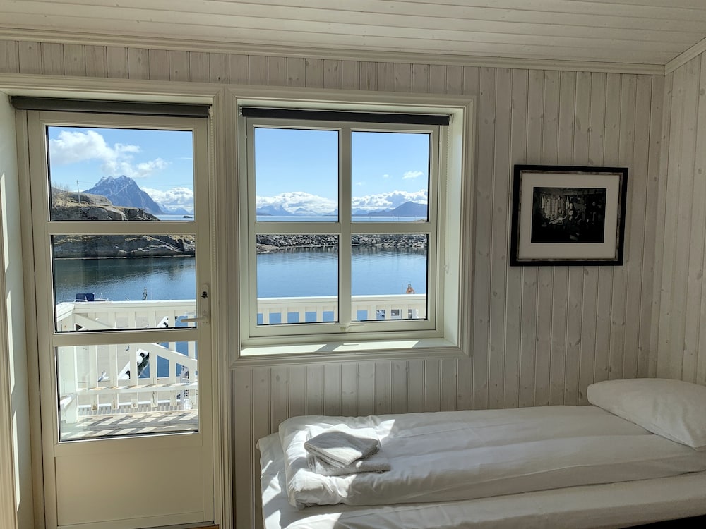 Comfort House, 4 Bedrooms, Terrace, Oceanfront photo 2