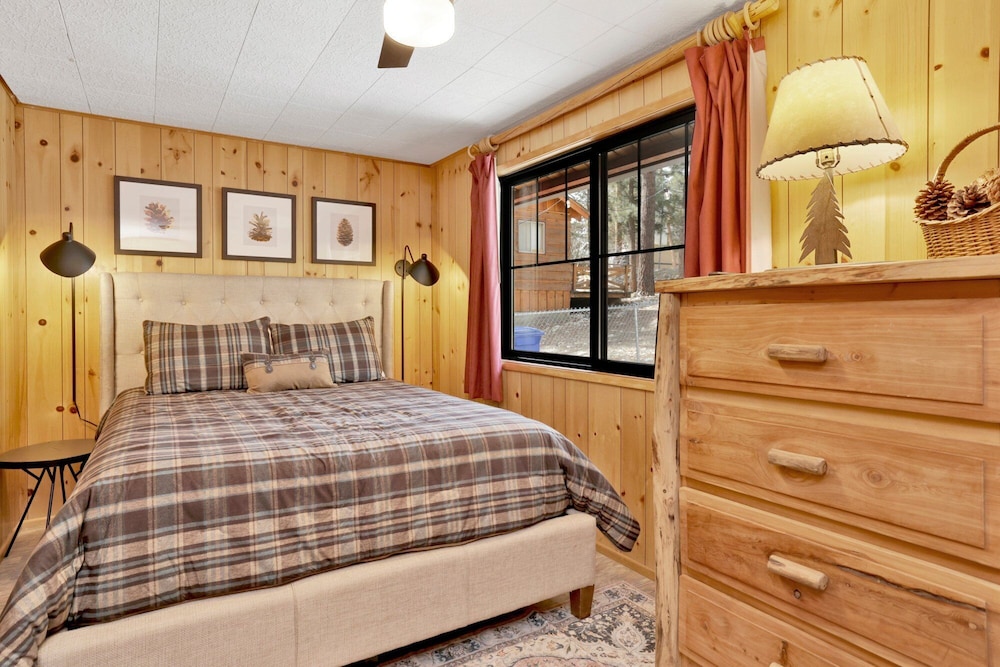 Cabin, Multiple Beds, Patio, Mountain View (2464) photo 1