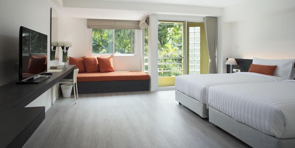 Deluxe Room with Balcony, Non smoking photo 3