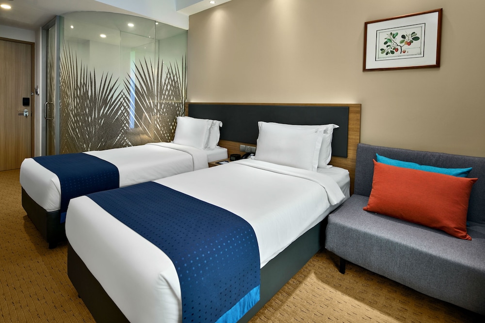 Standard Room, Multiple Beds (Free Breakfast)