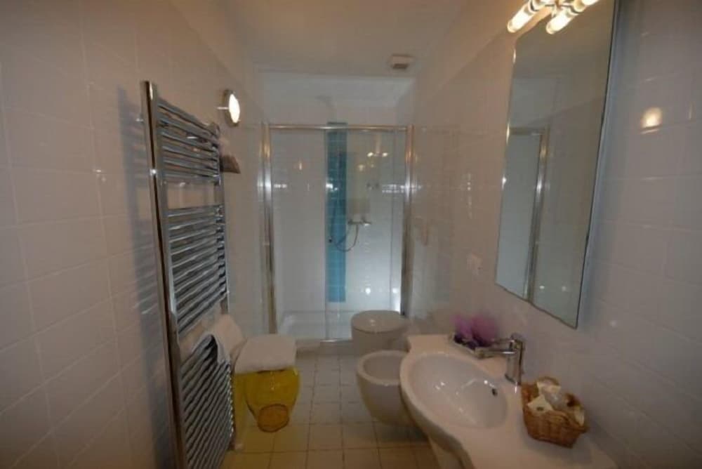 Double Room (5) photo 2