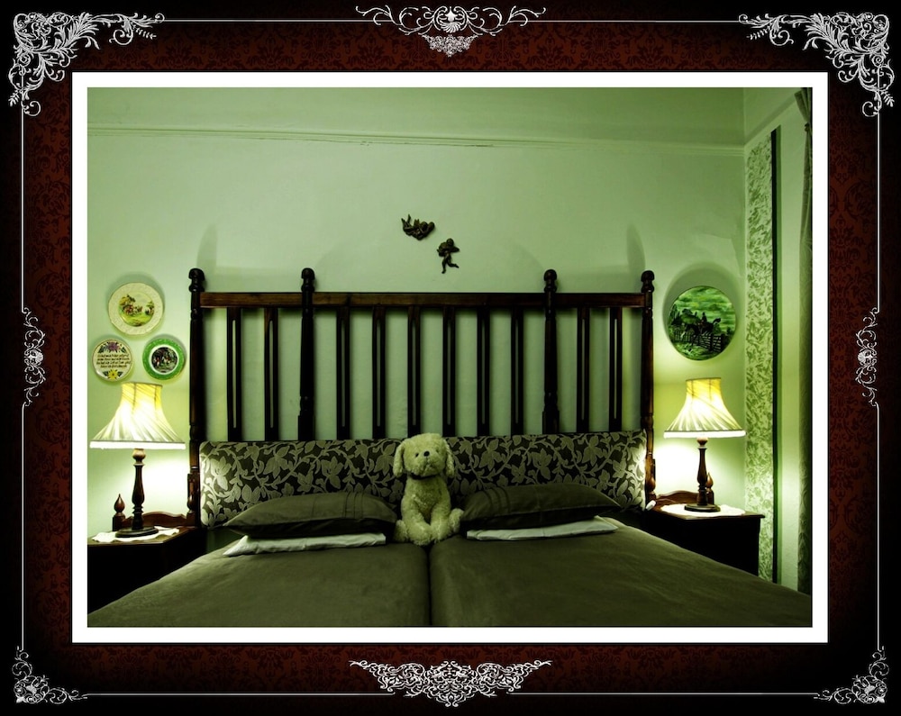 Family Quadruple Room, 2 Bedrooms (Room 3)