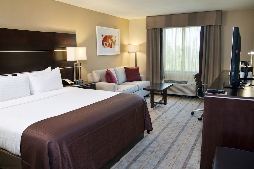 Standard Room, 1 King Bed, Accessible, Non Smoking (Communications) - Photo 1
