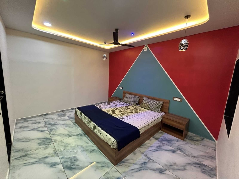 Deluxe Room - Photo 13