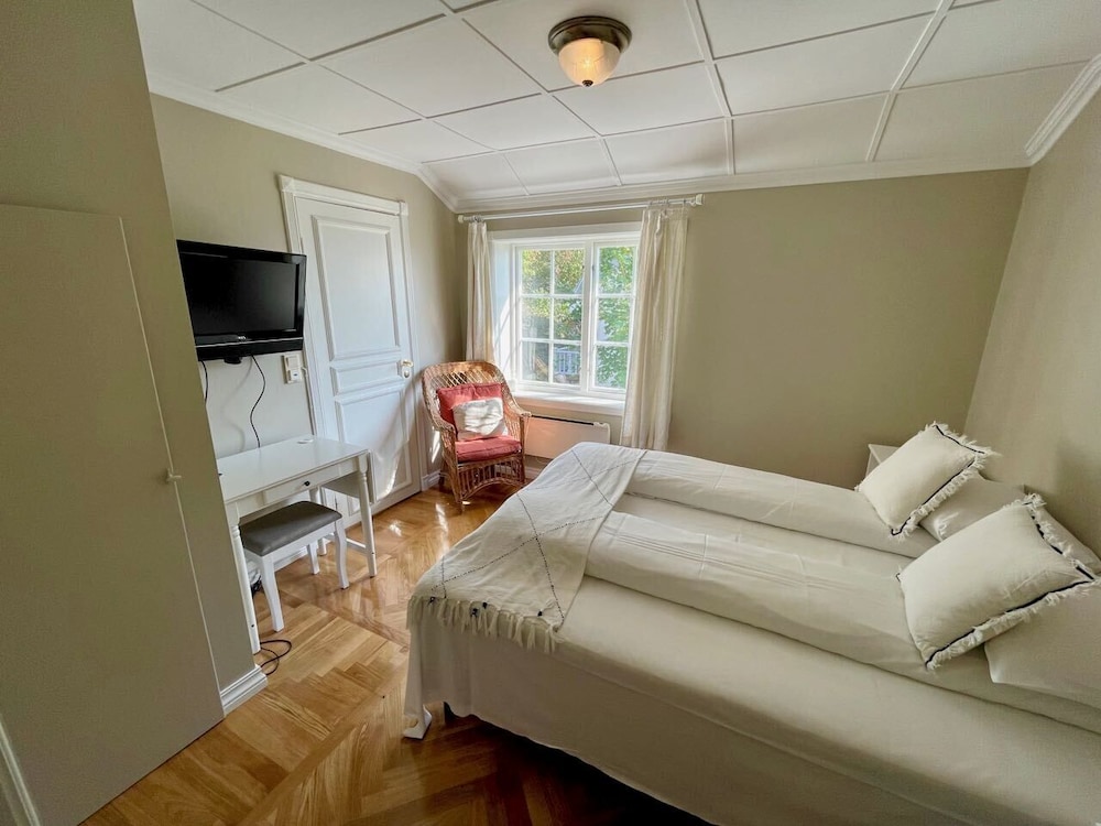 Basic Double Room photo 2