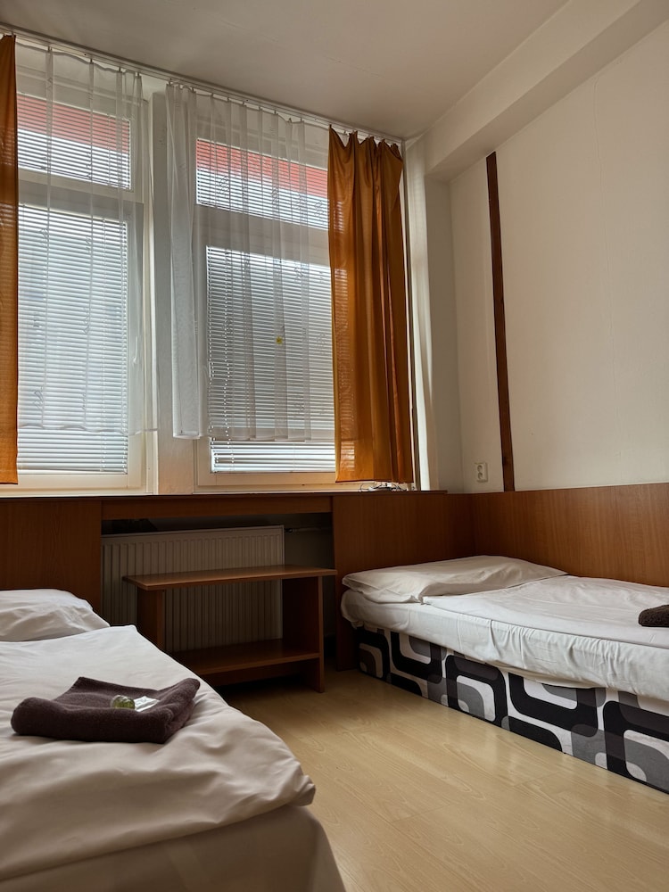 Basic Room - Photo 1