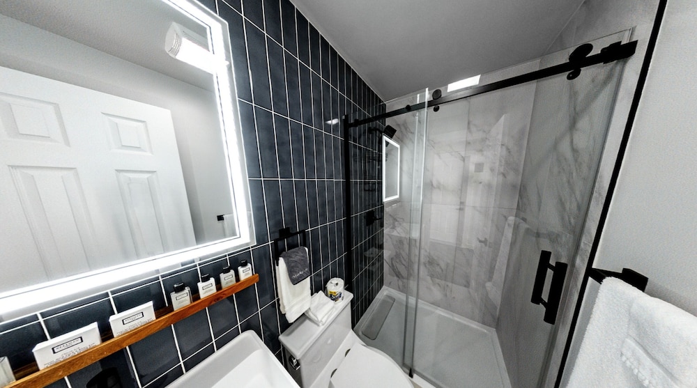 Deluxe King Room photo 3