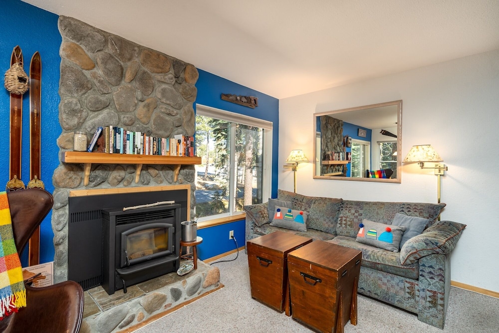 Condo, 2 Bedrooms