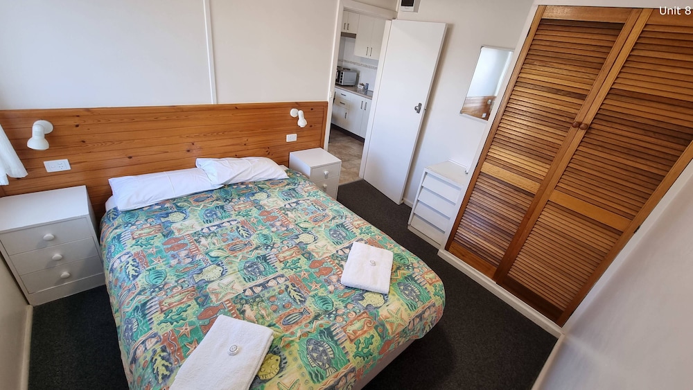 Standard Room, One Bedroom, Kitchen (Unit 8)