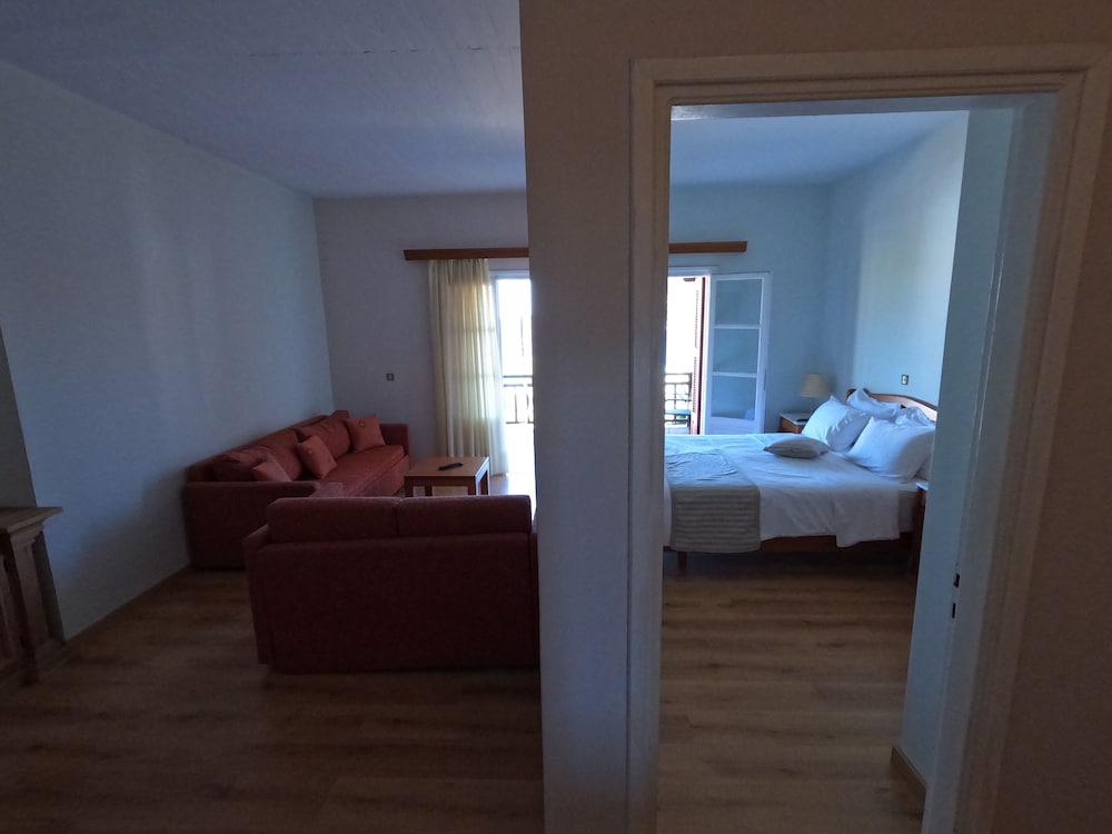 Family Suite, 1 Bedroom, Sea View - Photo 3