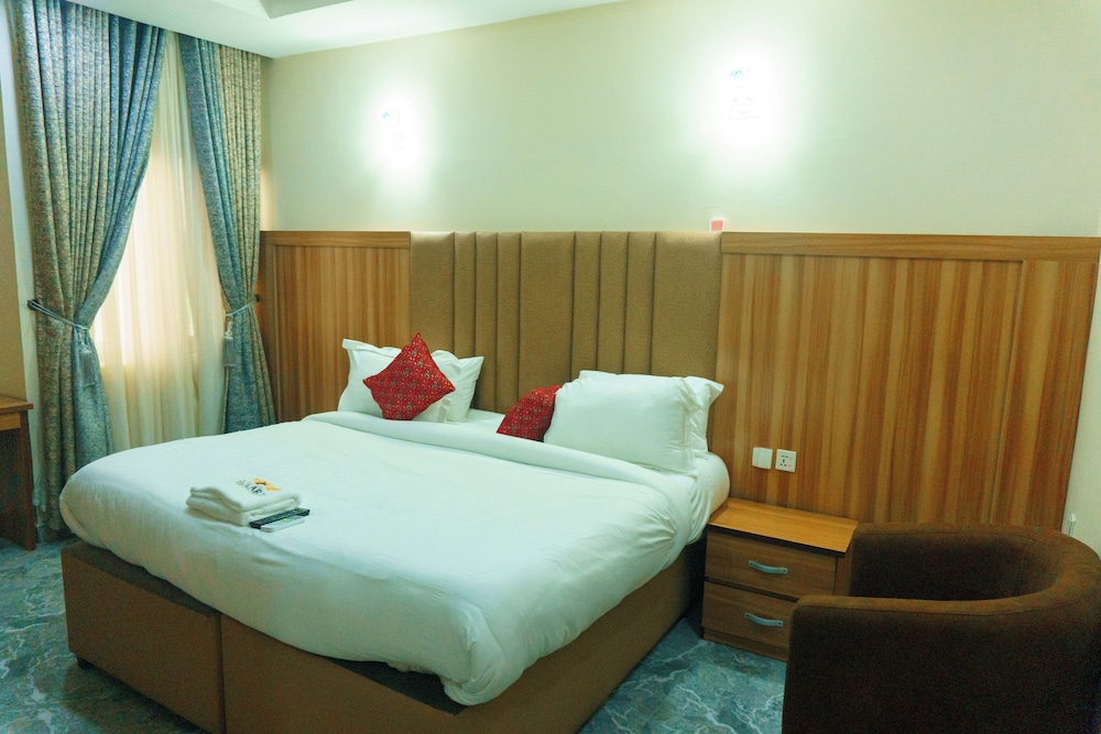 Standard Single Room, 1 Large Twin Bed, City View photo 3