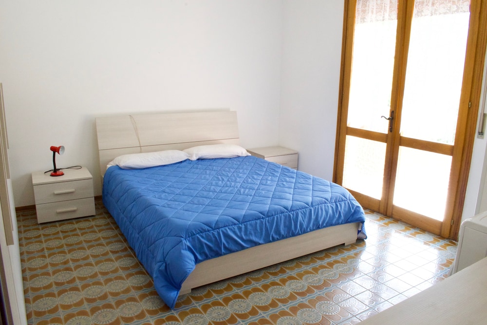 Family Apartment, 2 Bedrooms, Garden View, Beachside photo 1