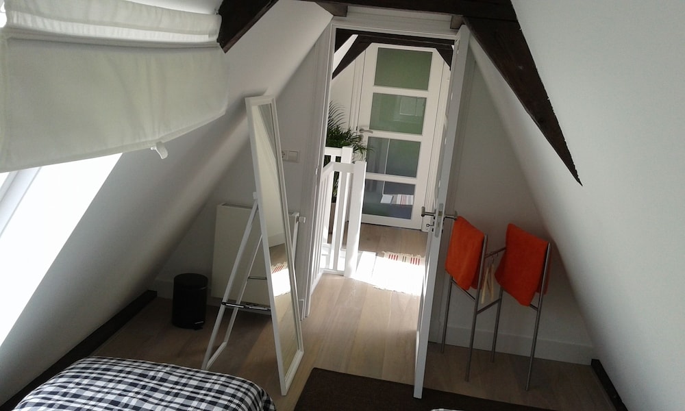 Twin Room, Shared Bathroom photo 2