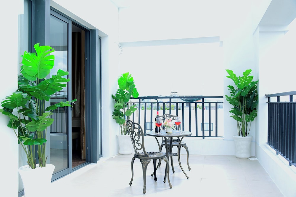 Royal Suite, Balcony, City View