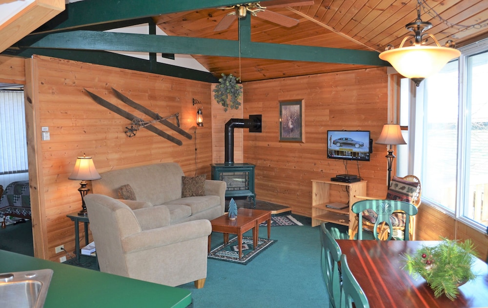 Villa #7- Whitetail photo 3
