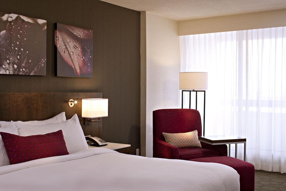 Club Room, 1 King Bed - Photo 4