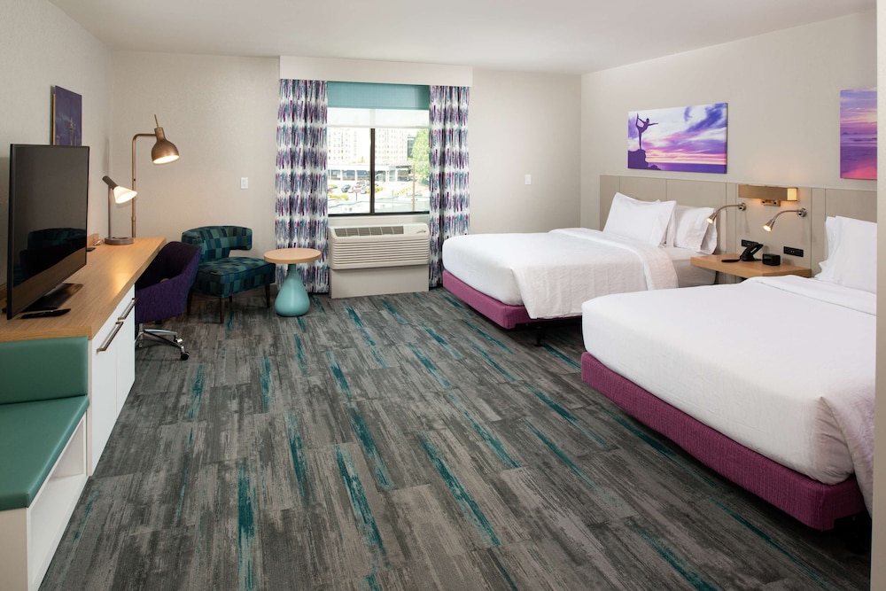 Standard Room, 2 Queen Beds, Accessible, Bathtub (Mobility & Hearing) - Photo 3