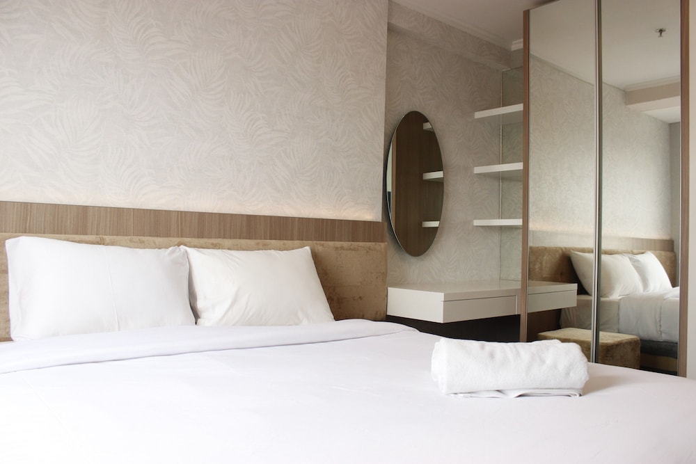 Room - Photo 32