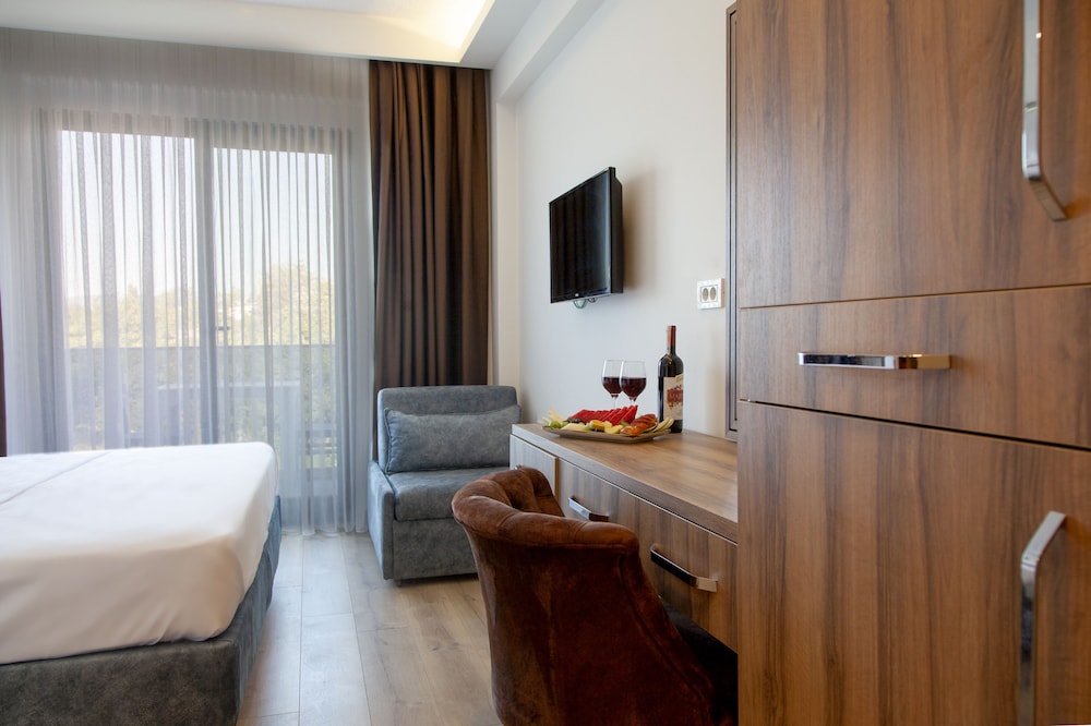 Standard Double Room - Photo 1