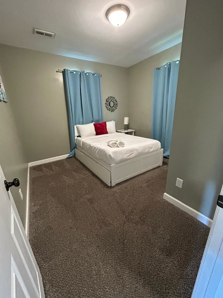 House, Multiple Beds, Pool Access, Pool View (Bethany C Lane Northwest)