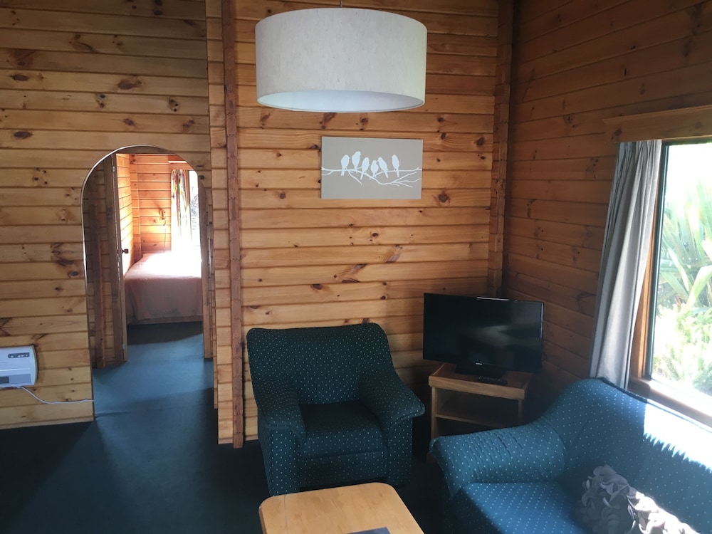 Apartment, 2 Bedrooms - Photo 2