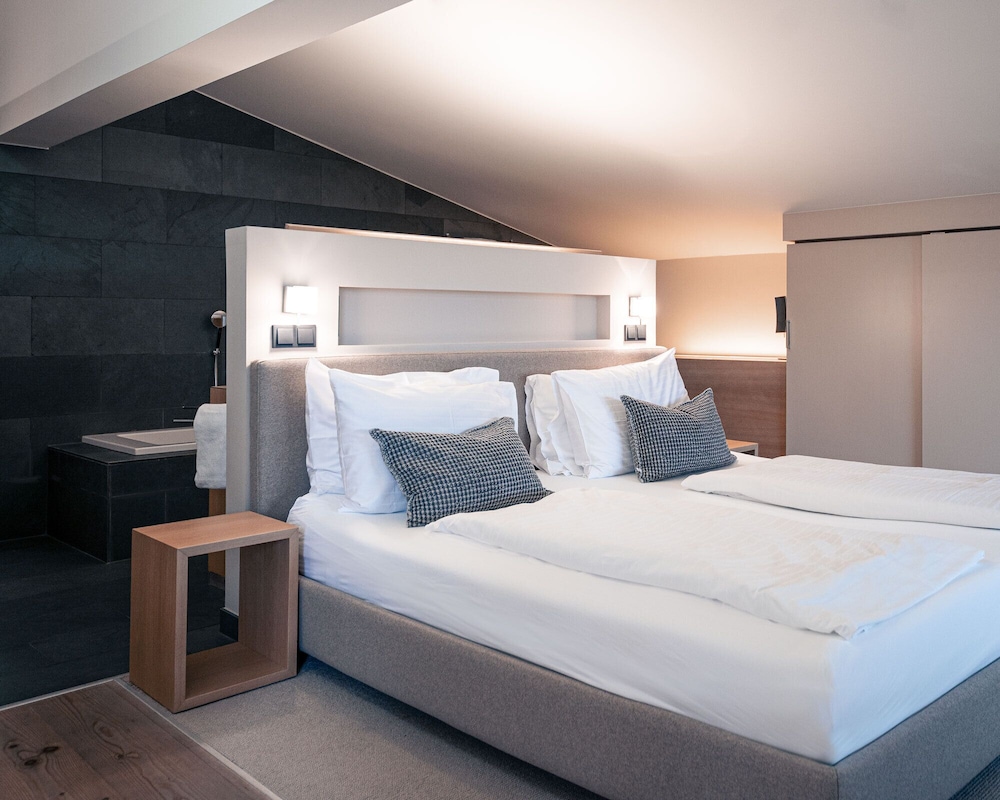Panoramic Suite (Deluxe) - Photo 1