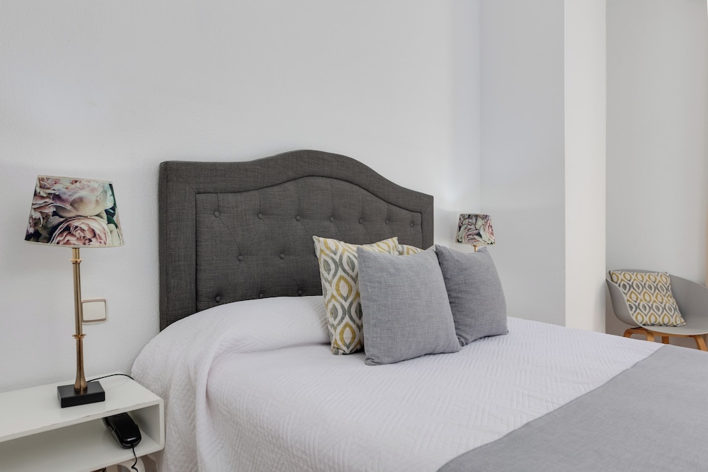 Standard Double or Twin Room - Photo 6
