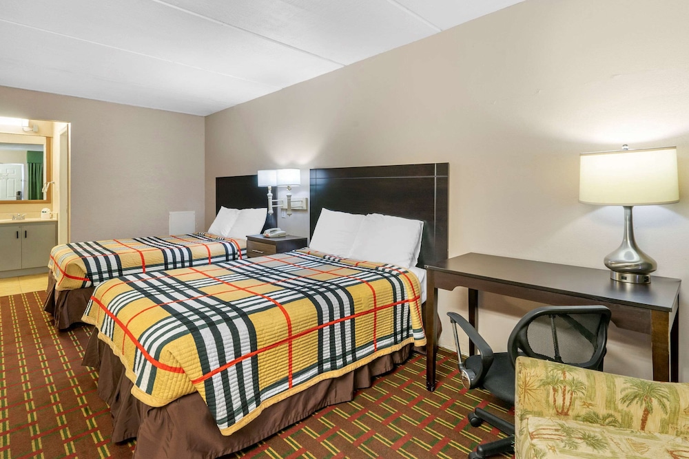 Efficiency, Room, 2 Double Beds, Non Smoking - Photo 4