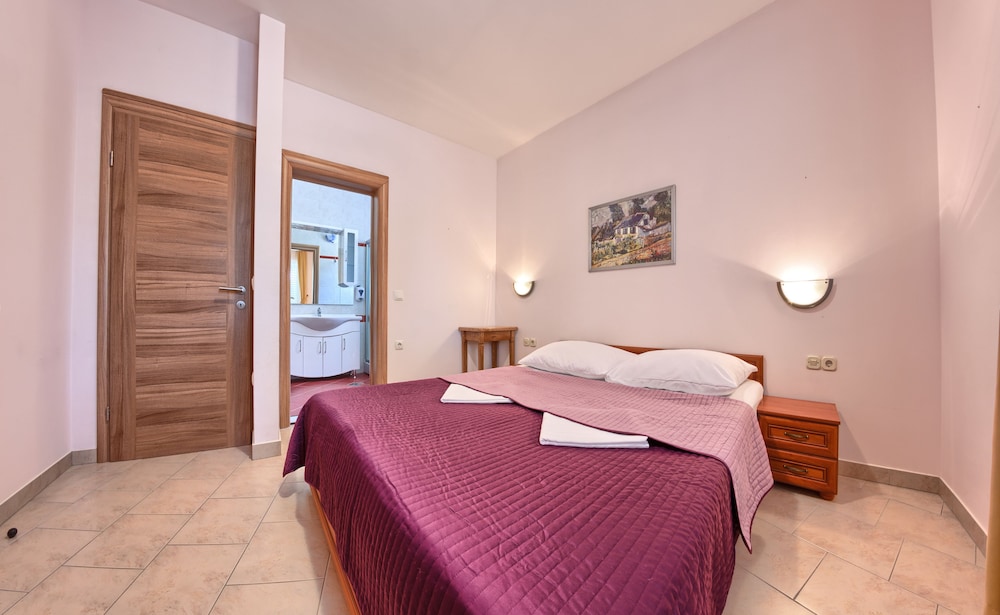 Comfort Apartment, 3 Bedrooms, Terrace, Sea View photo 3