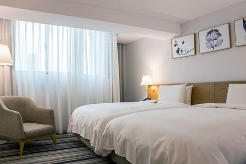Standard Twin Room photo 2