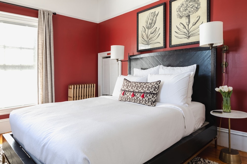 Deluxe Double Room, 1 Queen Bed, Non Smoking (2)