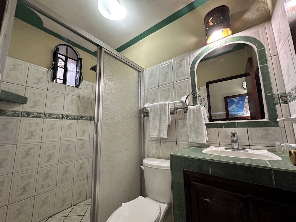 Classic Triple Room - Photo 13