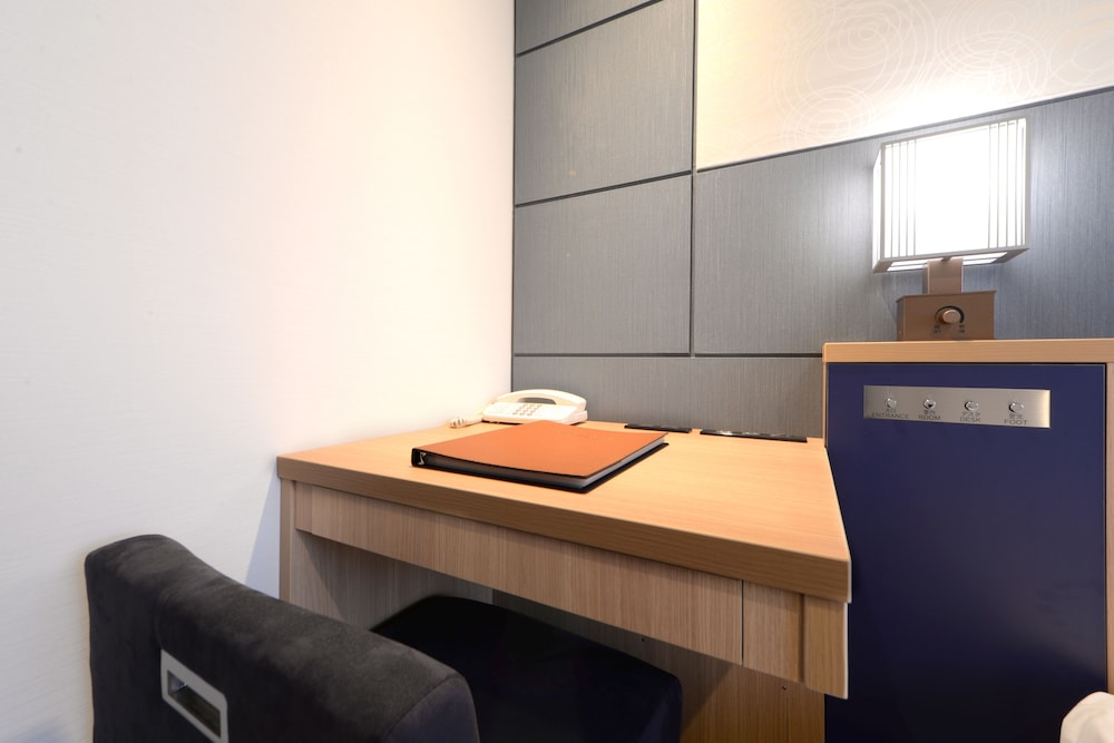 Adjoining High Floor Single Rooms, Non-Smoking, Newly Renovated photo 2