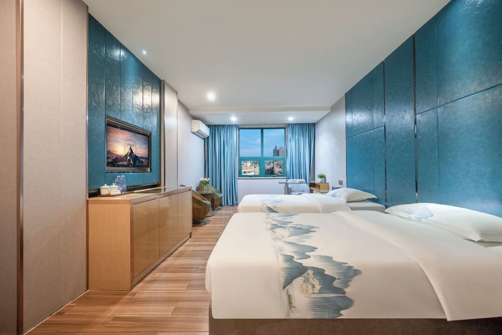 Basic Twin Room, City View photo 3