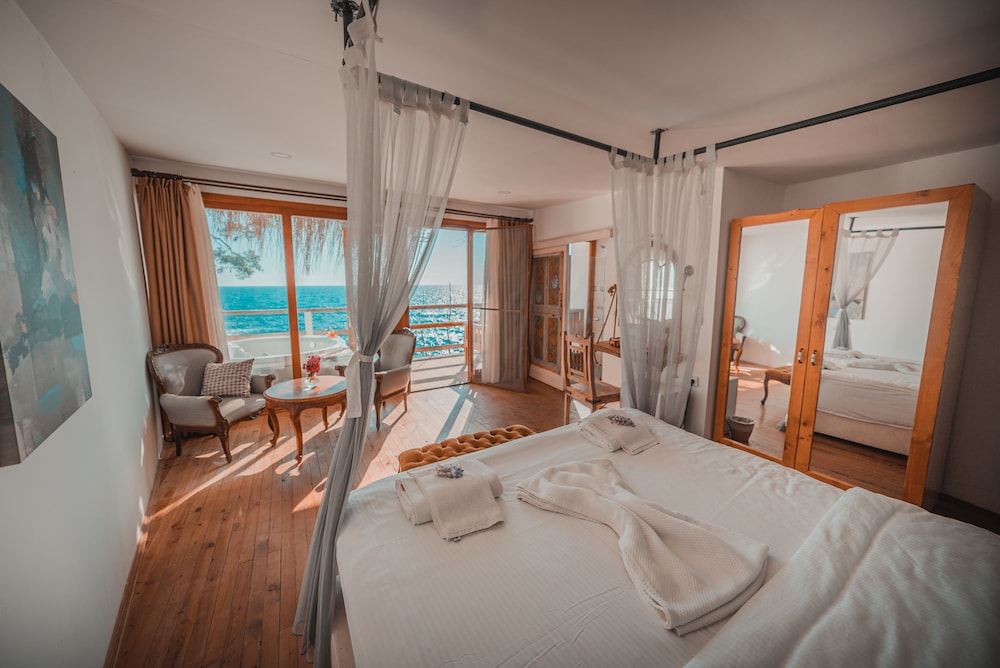 Honeymoon Suite with jacuzzi - Sea View