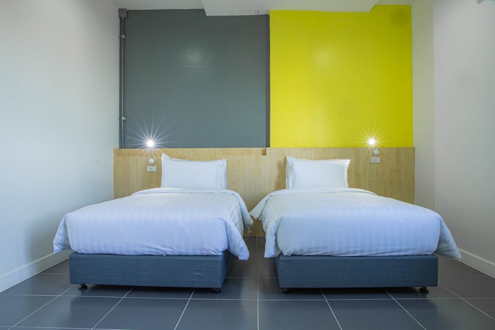 Standard Twin Room, 2 Twin Beds - Photo 4