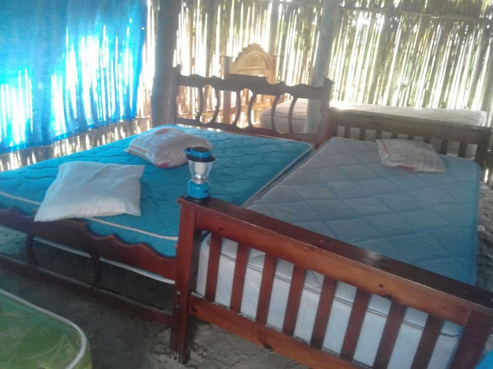 Family Cabin, 3 Bedrooms, Shared Bathroom photo 1