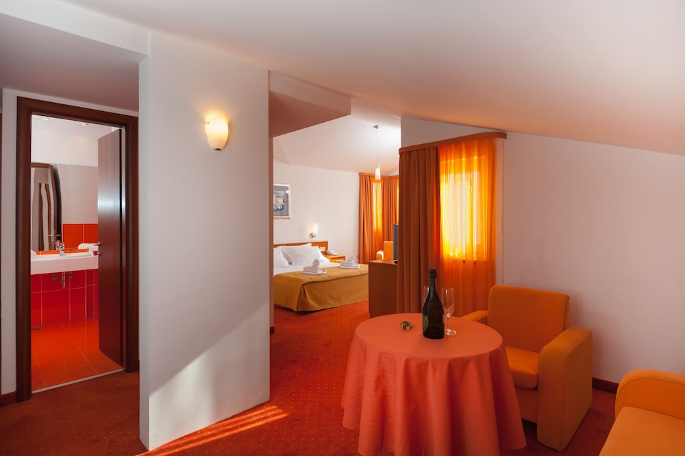 Deluxe Double Room, 1 Queen Bed, Balcony