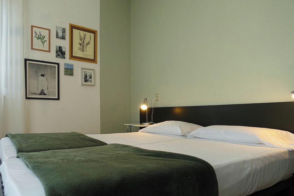 Standard Double Room, Balcony, Corner photo 1