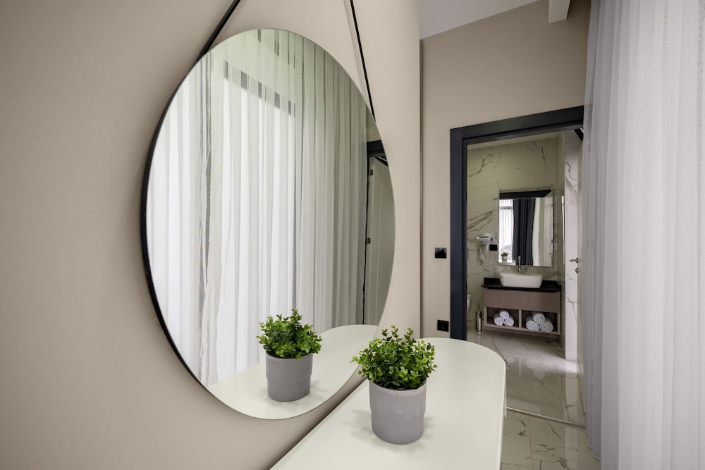 Deluxe Suite, 2 Bedrooms, Pool Access, Mountain View photo 2
