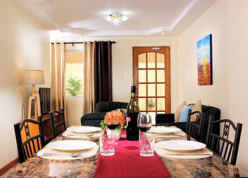 City House, 3 Bedrooms photo 2