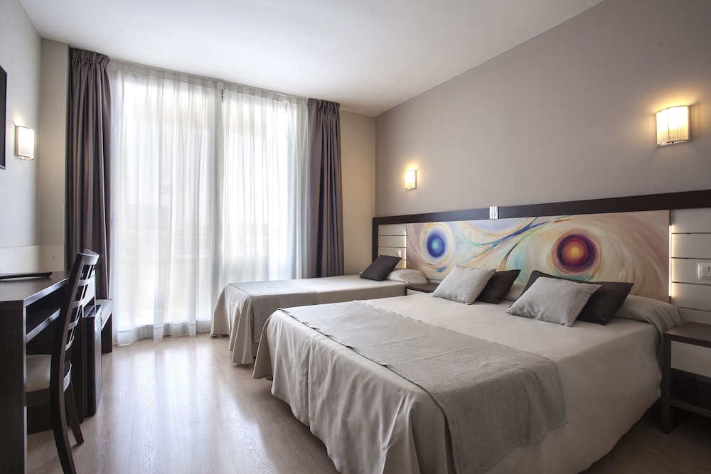 Standard Triple Room (3 adults) photo 3
