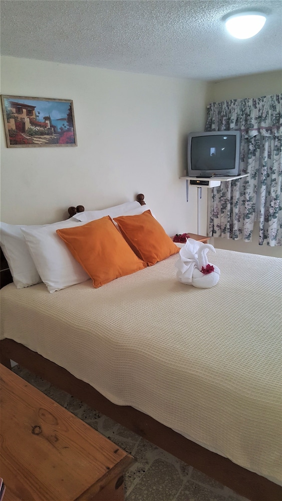 Luxury Double Room, 1 King Bed, Balcony photo 2