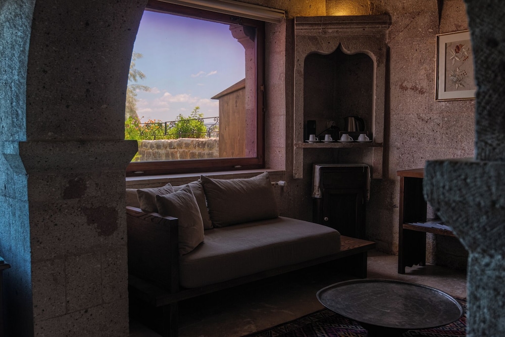 Superior Suite - Photo 2