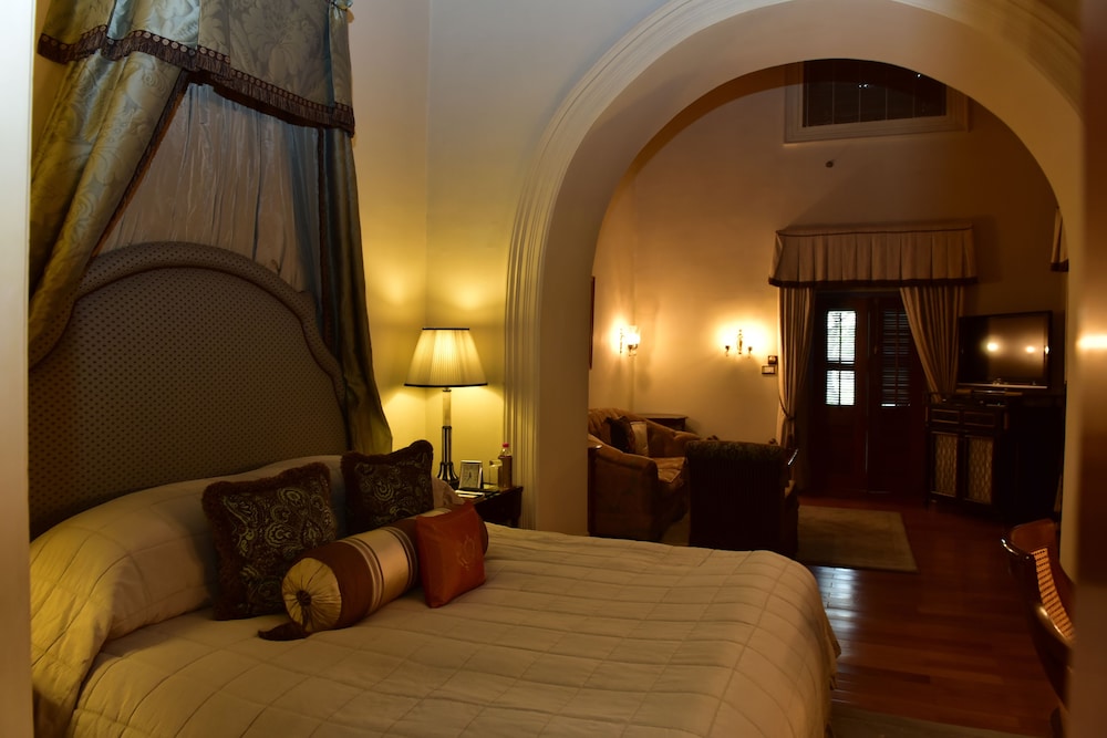 Palace Room, 1 Kind Bed, Garden View - Photo 1