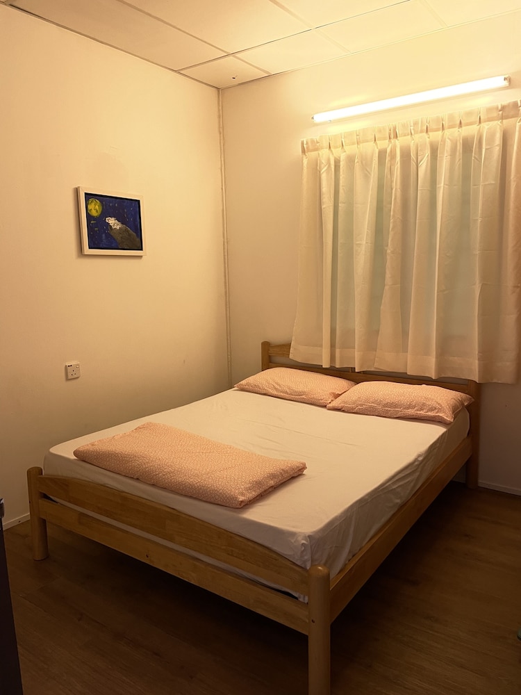 Superior Queen Hillside Room, Shared Bathroom photo 1