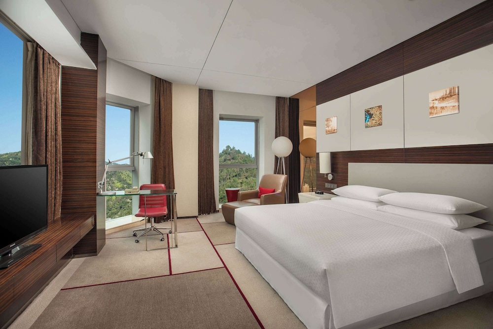 Deluxe Room, 1 King Bed, Non Smoking