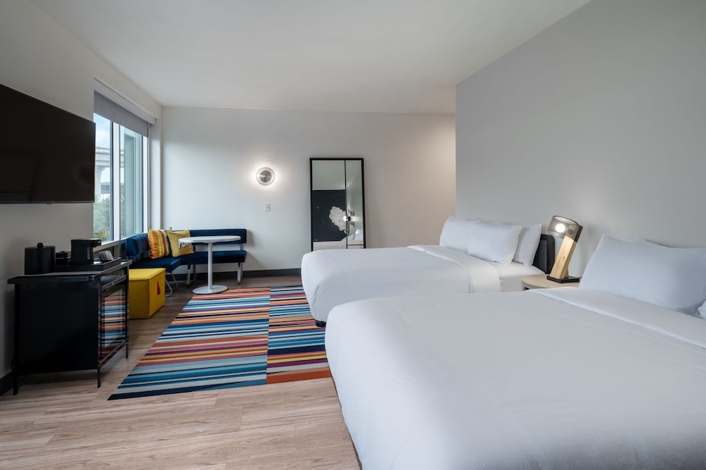 Room, 2 Queen Beds (Mobility Accessible, Roll-in Shower) - Photo 6