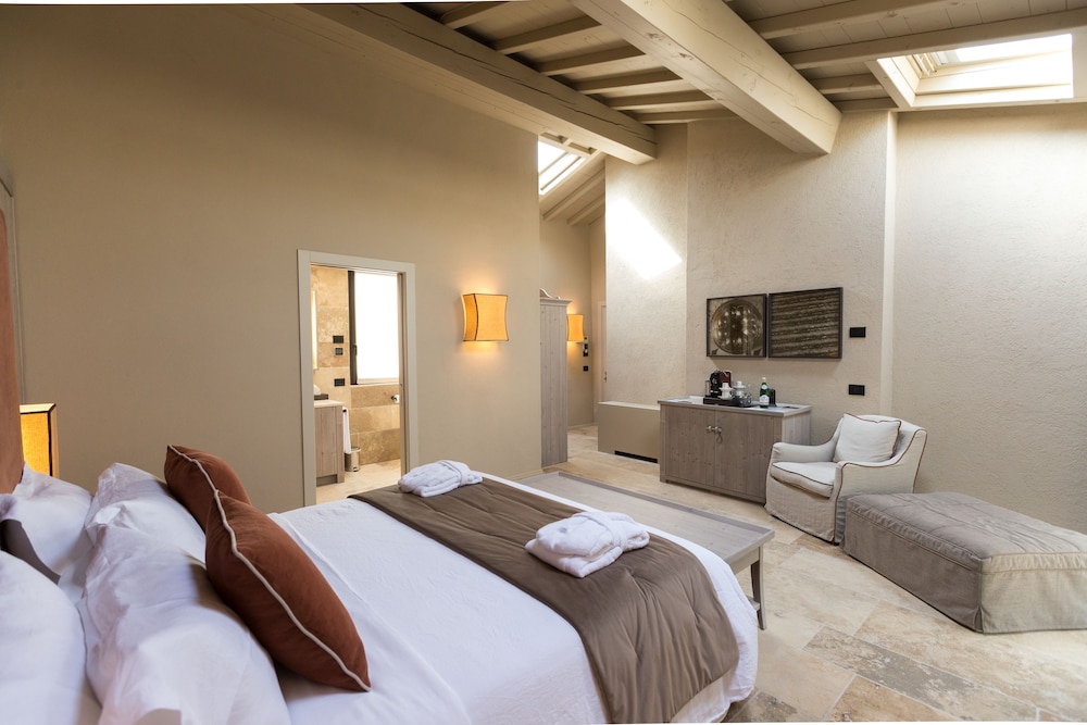 Premium Double Room photo 3