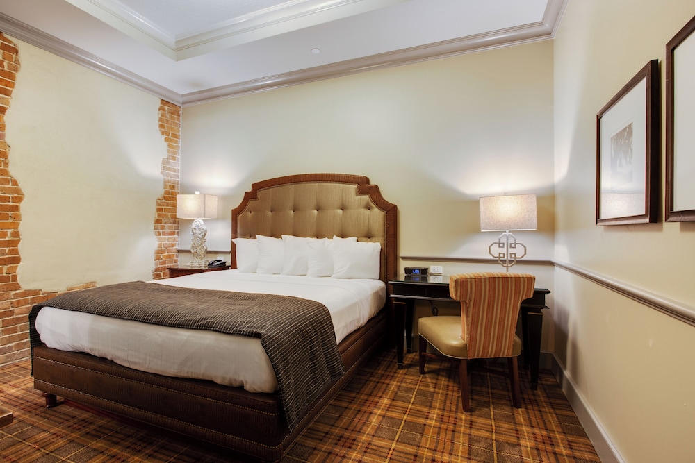Room, 1 King Bed, No Windows
